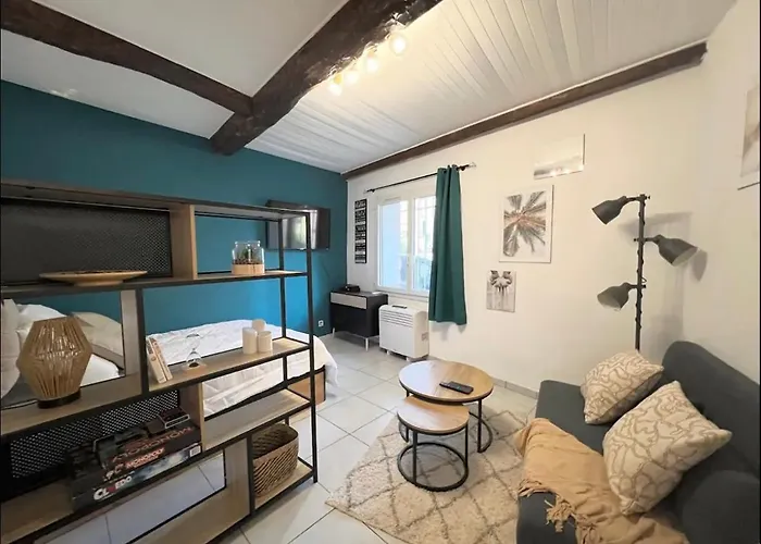Le Viala, Studio Dans Le Centre Historique De Hyeres